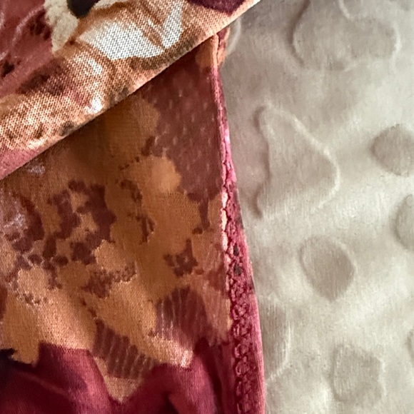 Ipse Gazebo made in Italy Floral Mesh Long Sleeve Top in Burgundy and Rust - Picture 3 of 5